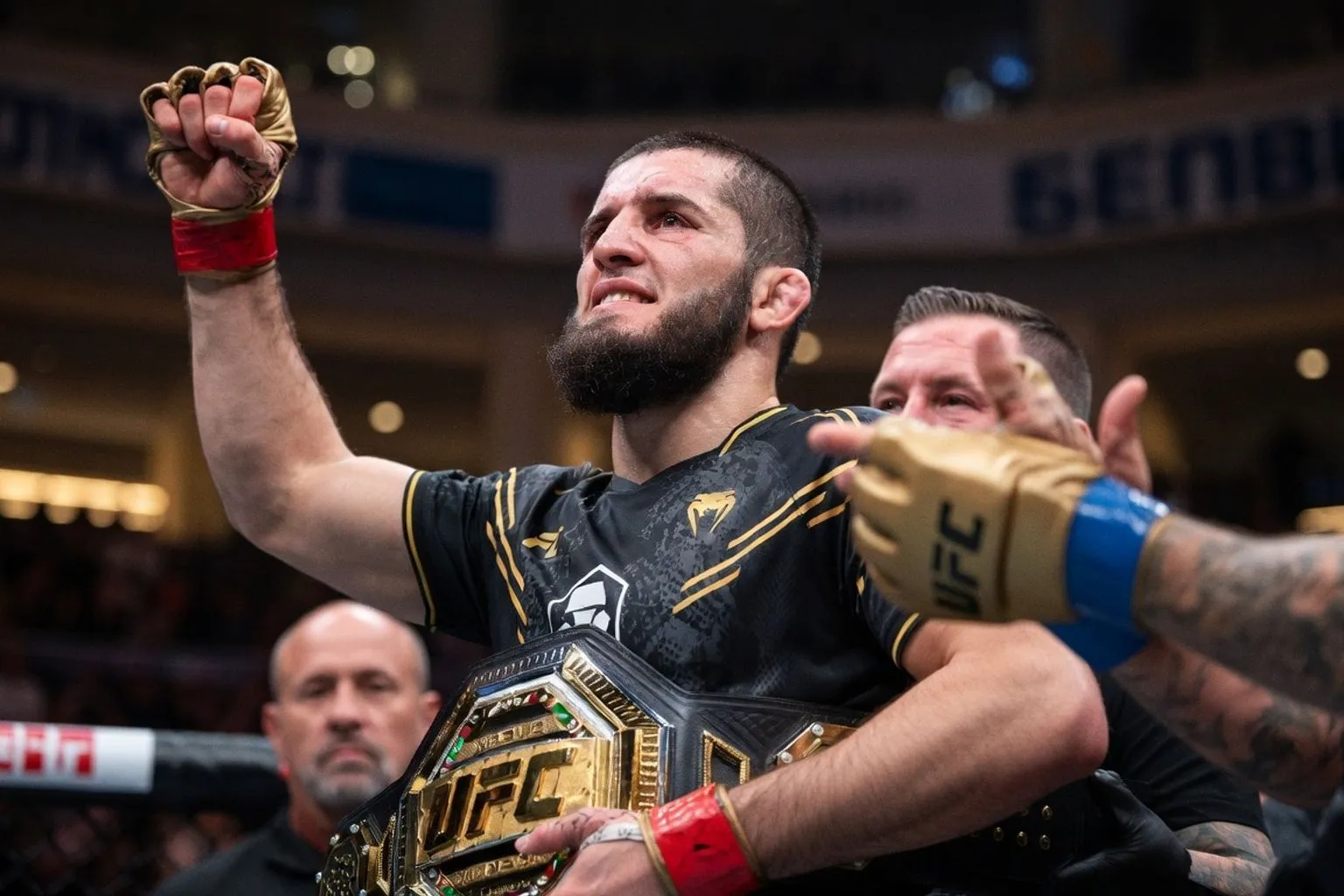 Актуальные изменения в рейтингах UFC: от смены чемпиона в тяжелом весе до рывка Вана