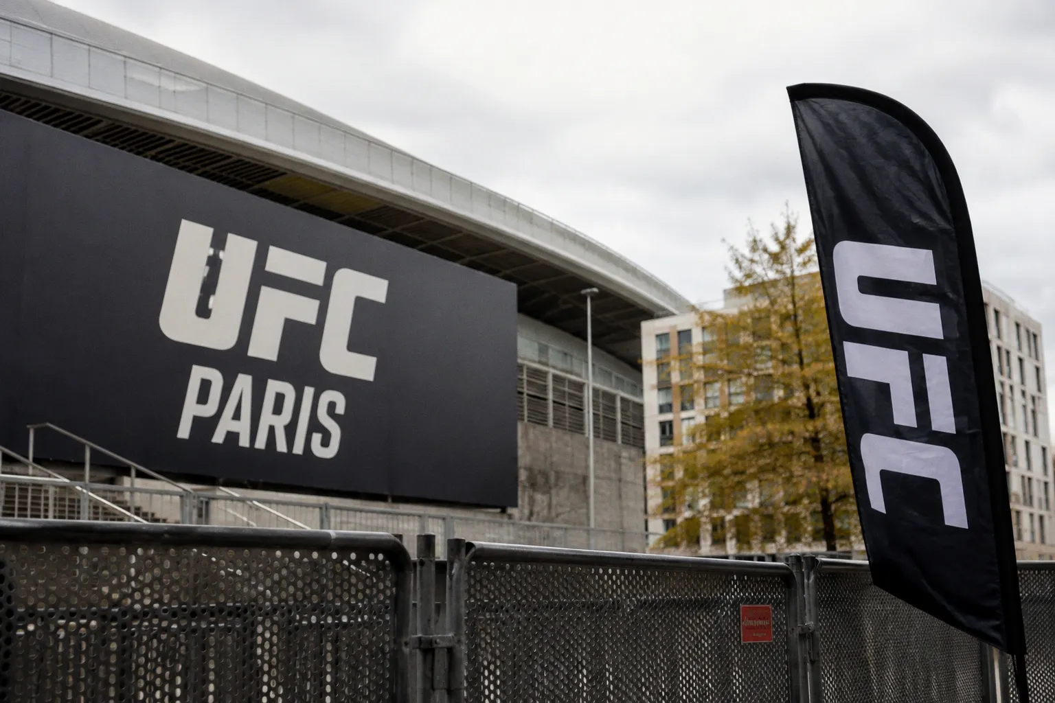 Итоги турнира UFC в Париже: главные события, бонусы и реакция бойцов