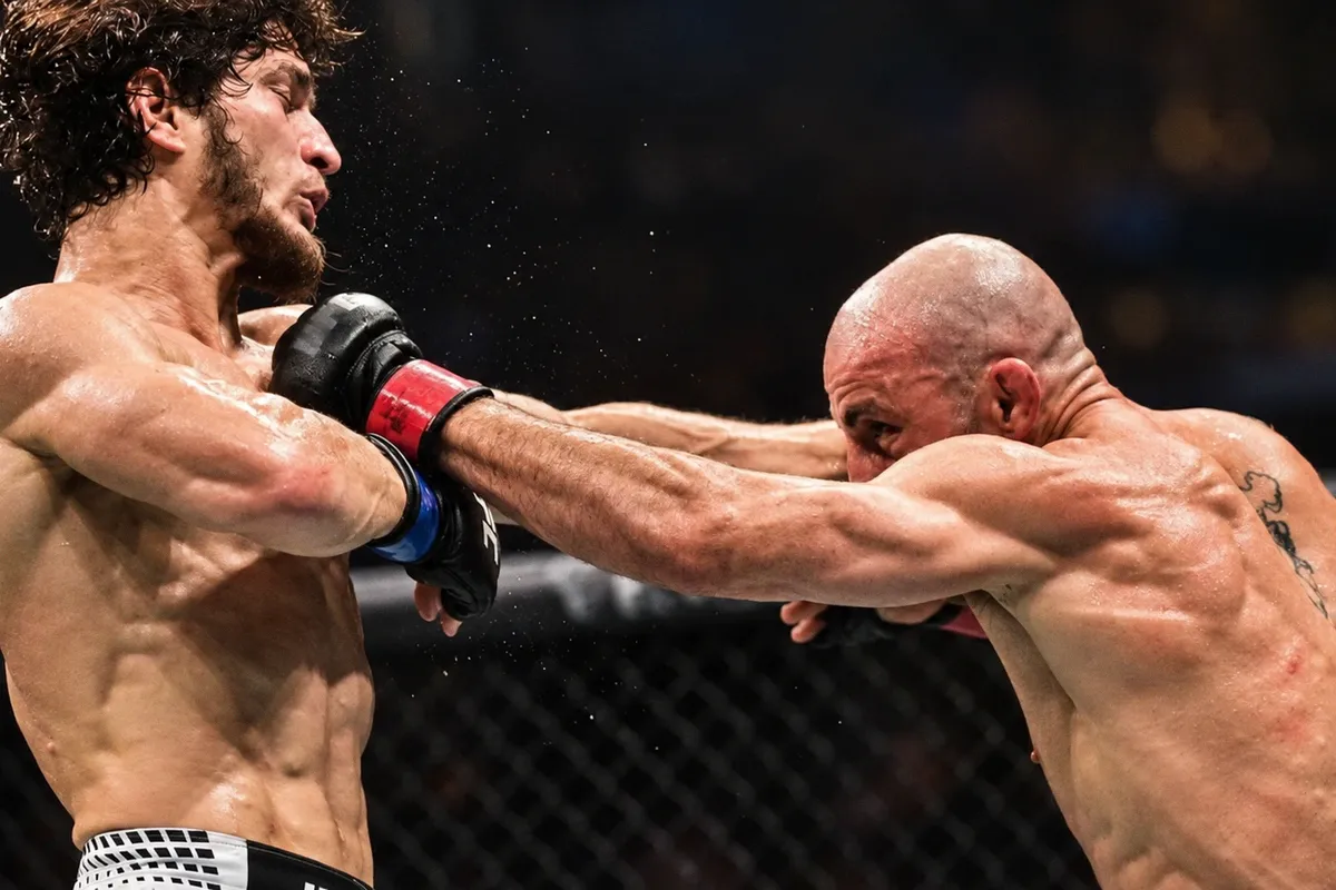 Итоги UFC 333: Волкановски нокаутировал Эвлова за секунды до гонга