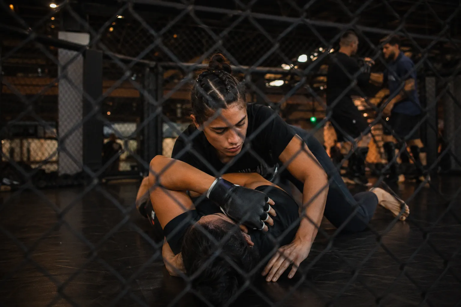 Сестра Алекса Перейры поборется за контракт с UFC на турнире Даны Уайта