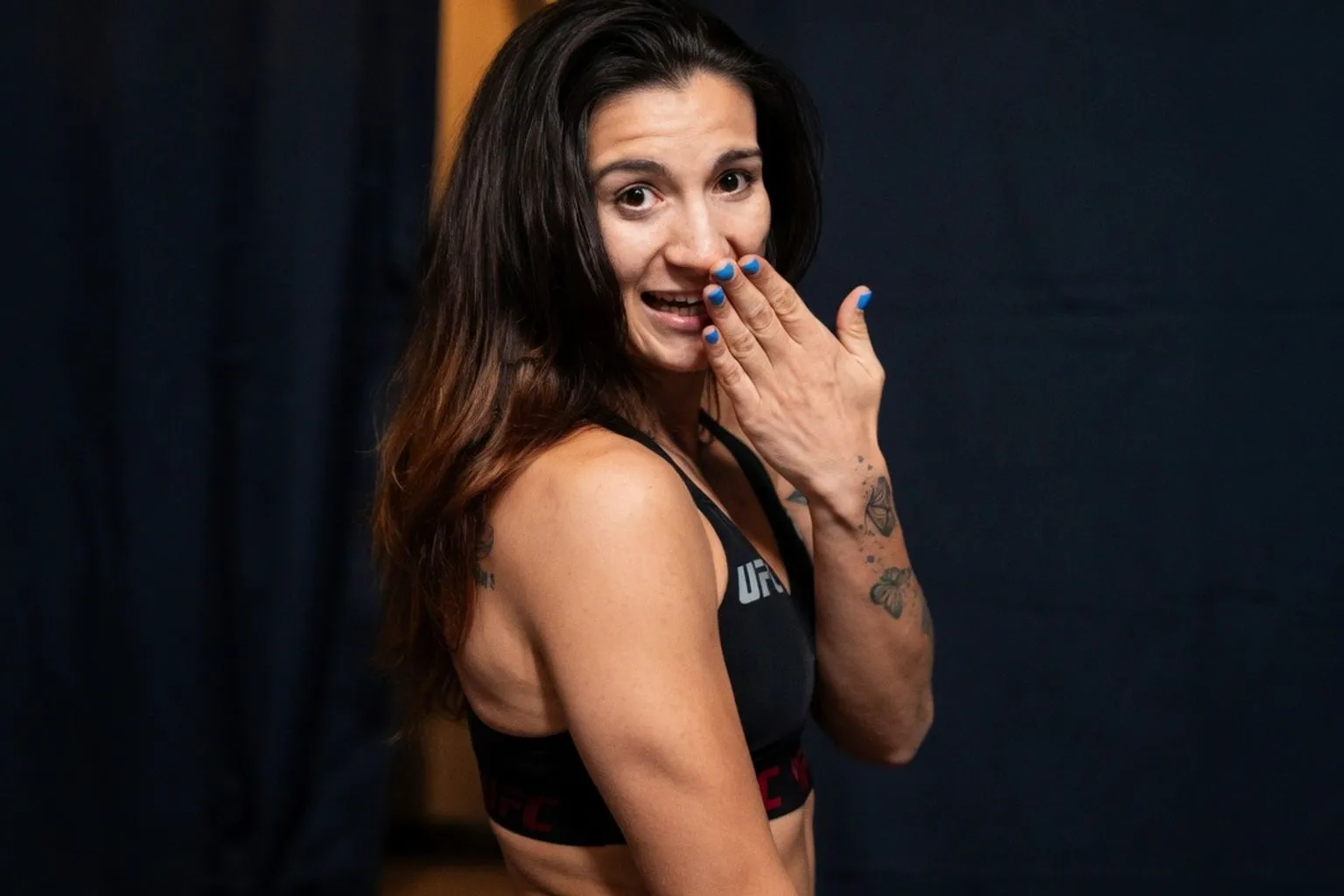 Взвешивание и дуэли взглядов перед UFC Fight Night 289: фоторепортаж